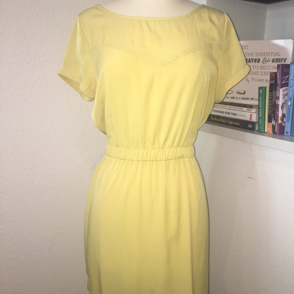 Yellow, summer short dress with back cutout.
